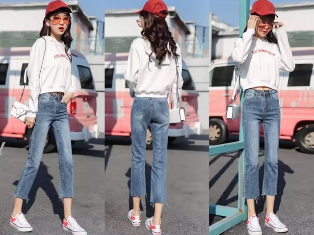 八分牛仔裤+白色t恤，小个子的女生这样搭轻松显白又显高!