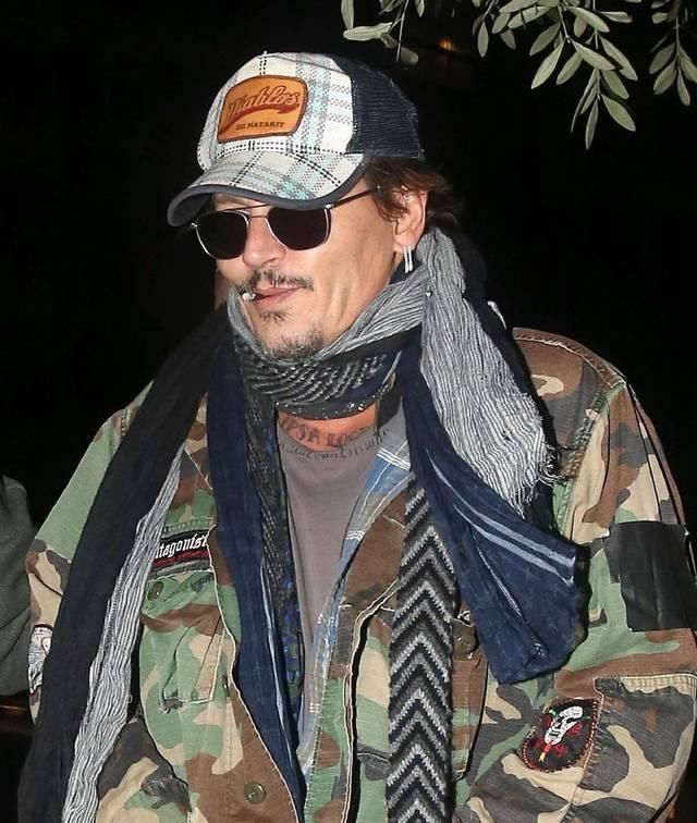  『加勒比海盗』57岁约翰尼·德普深更半夜回归控告家庭暴力诬蔑全过程圆满，损害超5亿美元