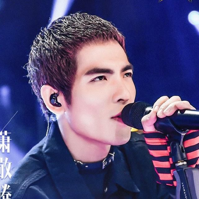 萧敬腾与经纪人恋情突然冲上热搜，是旧闻新炒？还是真有端倪