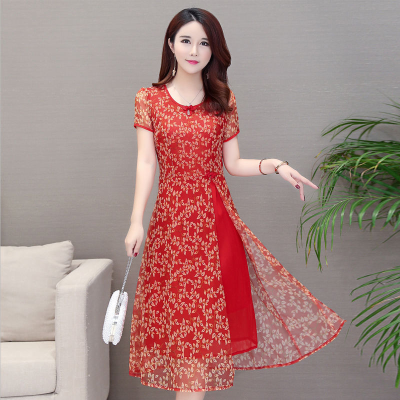 天啊!上班一身优雅迷人的真丝旗袍，太美太显气质了，同事都夸好