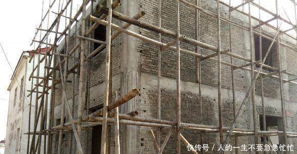 乡村大哥仅仅花了20万，就建了精美的别墅，乡亲们却很妒忌呀！