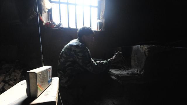 6旬老人隐居深山21年, 一辈子未结婚