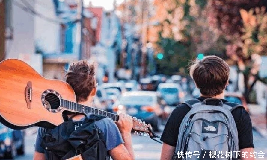 同样是出游,为何中国人热衷拉行李箱,欧美人却喜欢背大包?