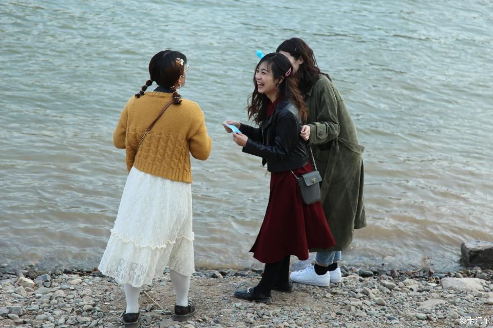  『黄河』【春分】黄河边的美女拍拍拍