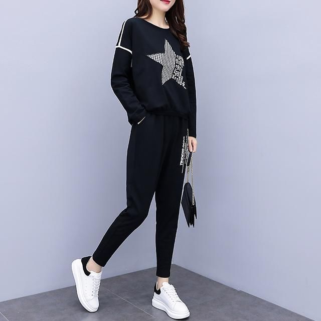 70后女人，别风衣了，太土了！学学下面女人的搭配，年轻的不行