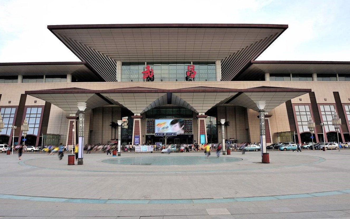 击中国最牛的三个火车站,可以直达全国所有的