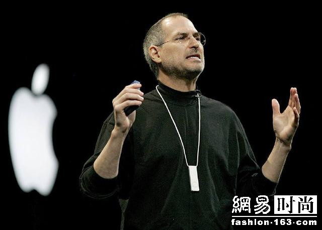 上市后 雷军竟穿168元破洞牛仔裤背包变身时髦军