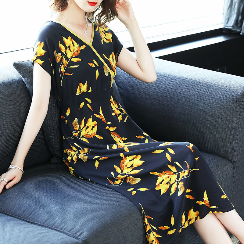 成熟的女人都这样选连衣裙!性感迷人惹人爱，一路上回头率爆表