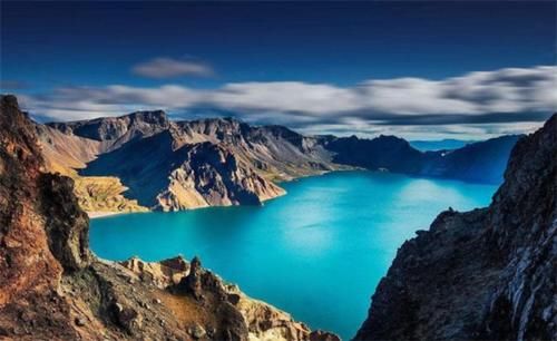 中国第一深湖：最深达373米，曾由我国独有，如今却一国一半