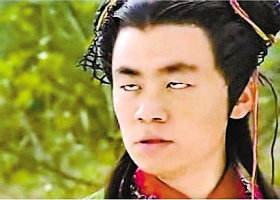 十八线女星吃减肥药引发疾病，坐轮椅进医院，网友:炒作