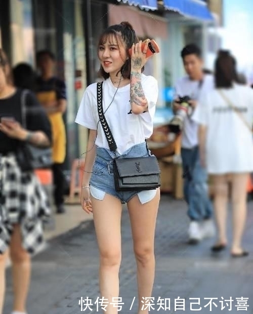 短裤|街拍:露兜短裤究竟有多大的魅力,竟然让小姐姐这么爱