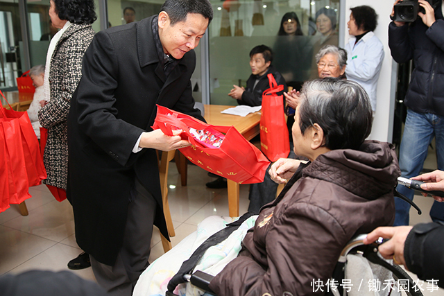 6亿农民的好消息来了，农民也有退休金了？其实实情是这样的