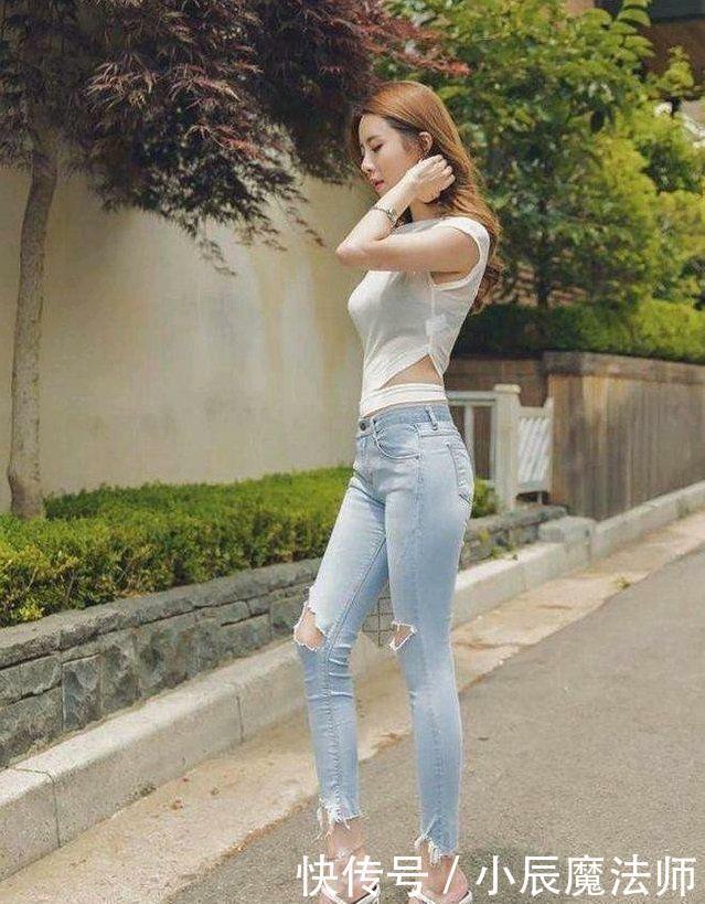  舒适|小姐姐，紧身牛仔裤让气质更显从容典雅，给你最舒适的感觉