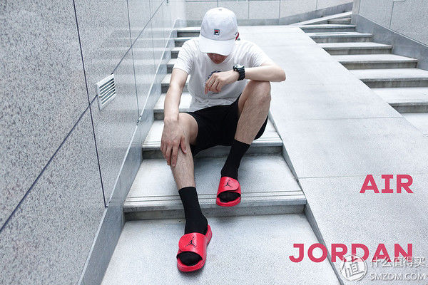 马克实测 篇一:11双澡堂拖鞋大测评!谁说不能下水的拖鞋就不是好