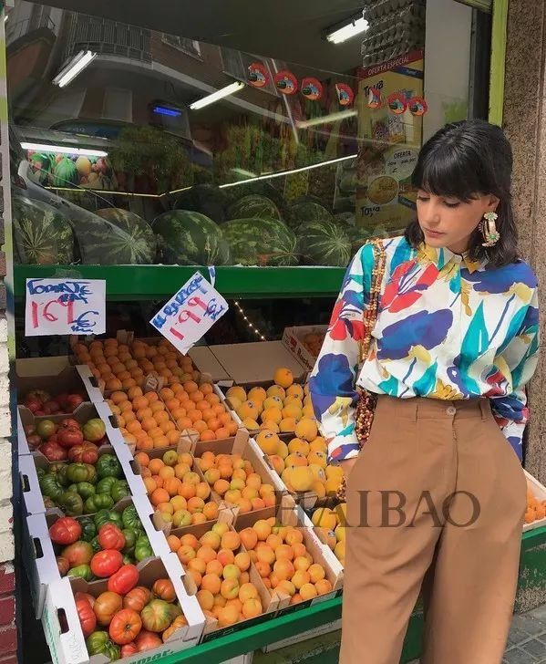 好看| 花衬衫只有度假才能穿?醒醒吧，这样穿简直太美了!