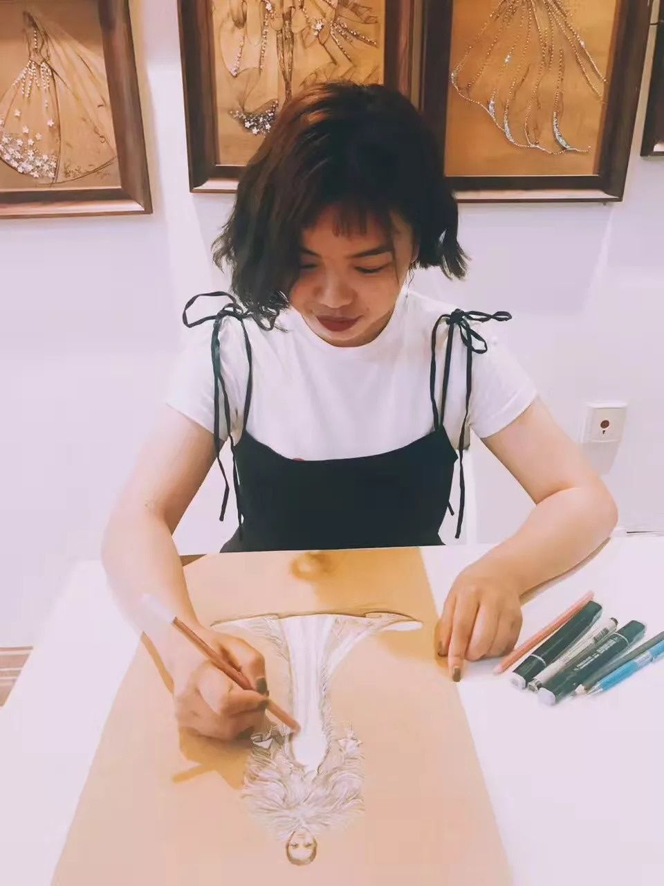 打卡全北京最粉红的婚纱店，我站在店里拍了5000多张照片