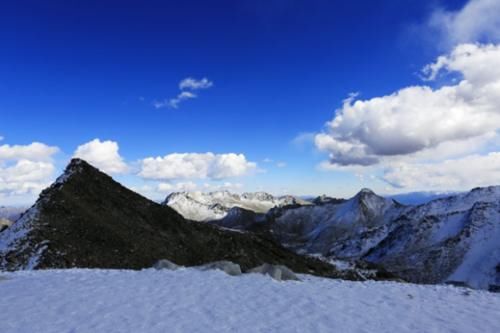 离城市最近的冰川，海拔最低，也是红军过的最后一个雪山！