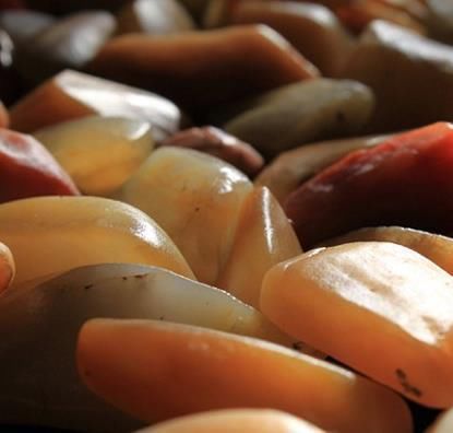 新疆人捡石头的最美季节又到了，教你在16个不同的地方捡石头！有