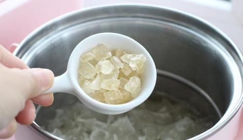  还原■敷再贵的面膜不如常喝此汤羹，奶香浓郁每天来一碗，还原少女美肌