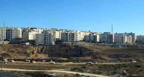 亚洲机智小国:极缺资源仅20公里海岸线,却硬是靠港口年挣200亿