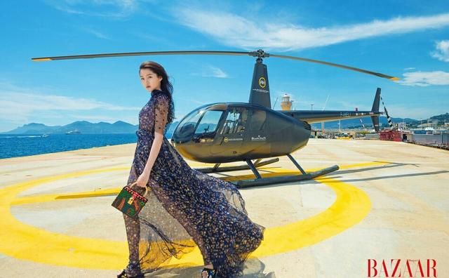 关晓彤戛纳拍海边大片，大长腿一览无余，高挑身材媲美超模