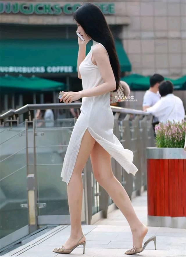 街拍路人，漂亮时尚的夏装穿搭参考，让你有种重获新生的感觉