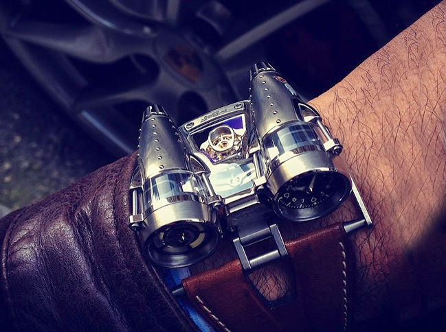 男人过50,别傻傻戴金链子了!这十款随身潮物更能提升男人气场