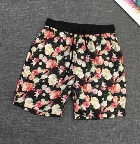 Supreme、范思哲短裤,整条裤子细节堪称完美,引领潮流趋势!