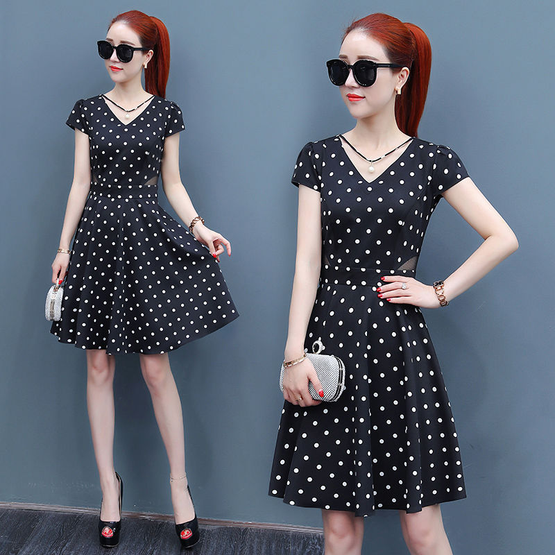 小个子,穿简洁又不失华丽感的时尚女装,不但显腿长还显气质