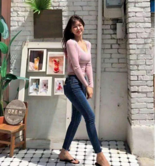 夏季时尚又洒脱的几种牛仔穿搭，也能拯救你不完美的身材！