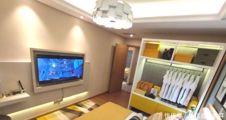 参观:参观90㎡两居室样品房, 时尚清新的精装效果, 以后买房也要这么装