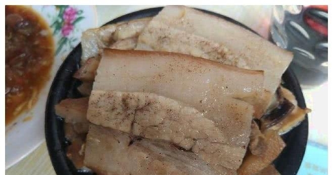 第一次去农村吃饭，年刚过还依然是这样的饭菜，太丰盛了