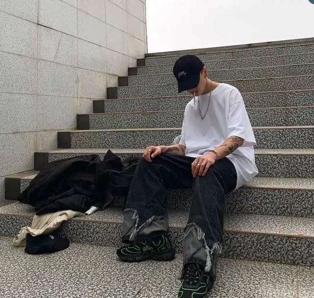  球鞋■你知道吗？不穿联名球鞋也可以很好看