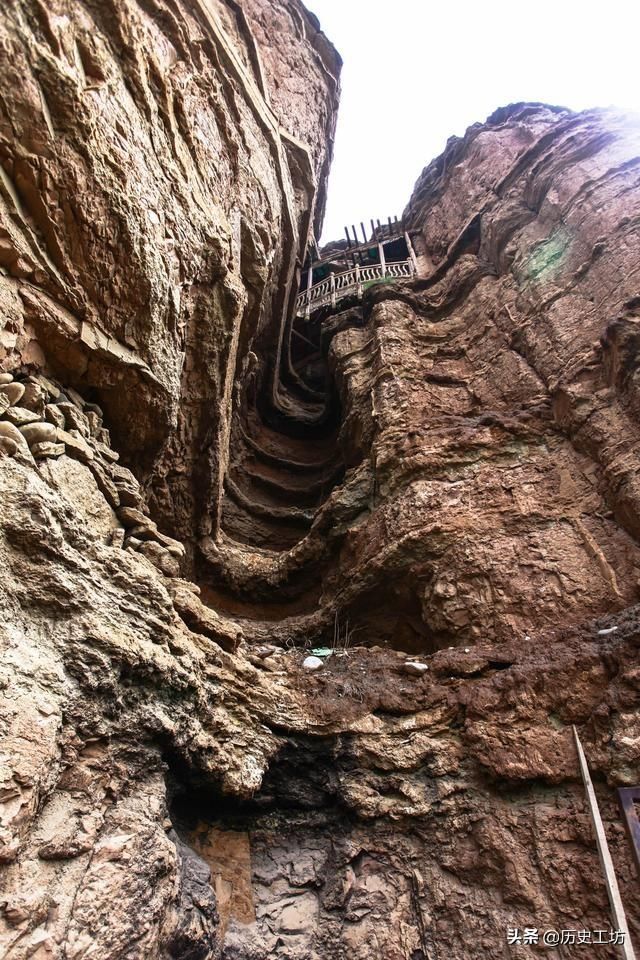 中国第二大悬空寺，青海最早的宗教寺庙，比莫高窟更老的佛教壁画