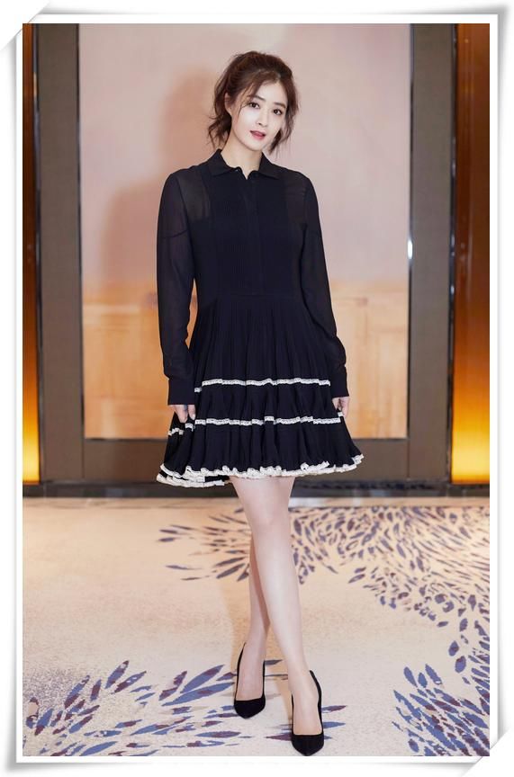 真是受罪啊，蒋欣硬穿紧身热裤勒出痕迹，看到腿上的淤青我沉默了