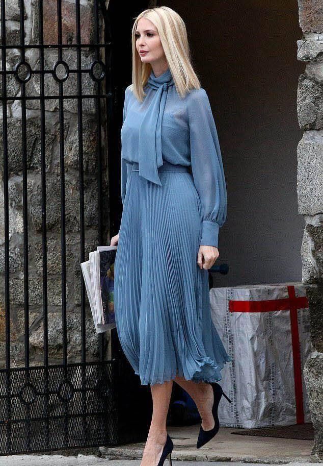  『迷人』伊万卡鼻子真灵，她已经把2020流行色穿上了，朦胧美更迷人