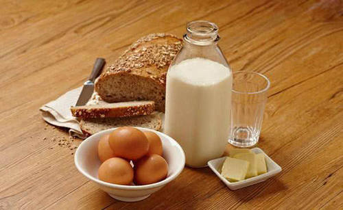 黑芝麻让发变黑,是谣言?营养专家:不管怎样,这3件事是真管用