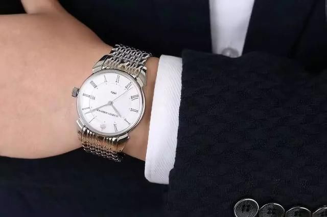 工作两年，美度浪琴怎么选？