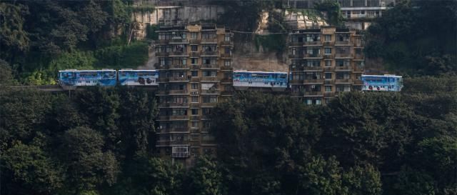  「后头」农村俗语“农民进城住新楼，好日子还在后头”，值得老