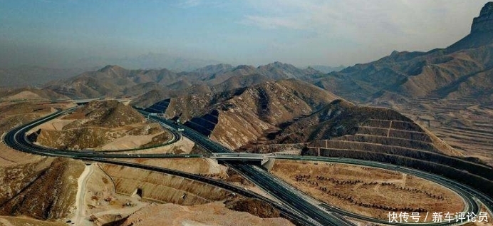 中国首条高速被命名 旅游高速 全长680公里途径53个风景区