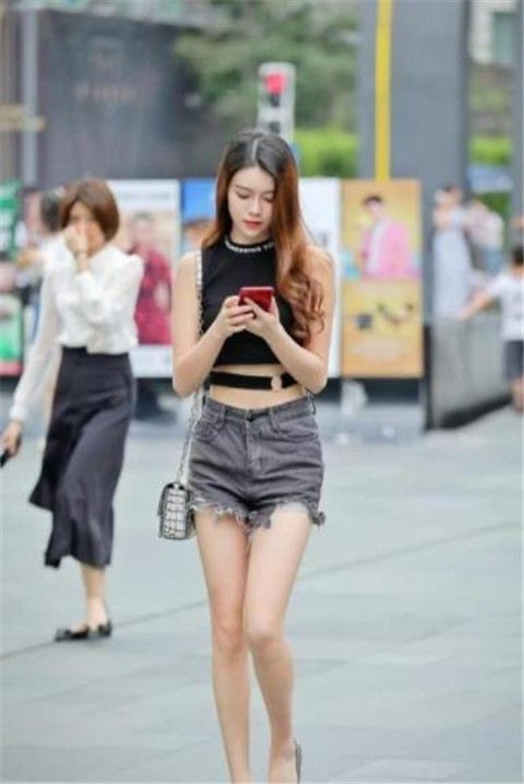 美女|穿抹胸红裙的美女,展现出极品身材,好漂亮