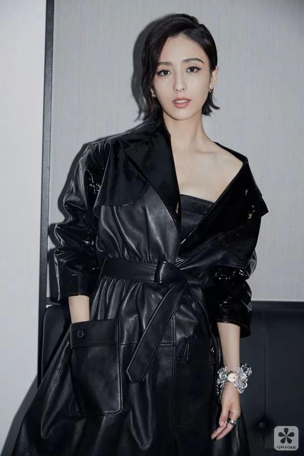 护肤｜雪莉发自拍白成一道光，但那些曾是黑皮肤的女明星是如何变