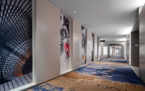 北京大兴机场正式运营，游客比乘客还多，这家按小时收费酒店火了