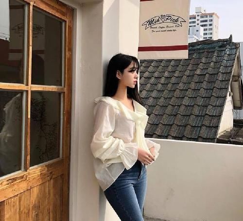  [美女]美女紧身牛仔裤，修身翘臀十分性感，做更自由舒适的自己！