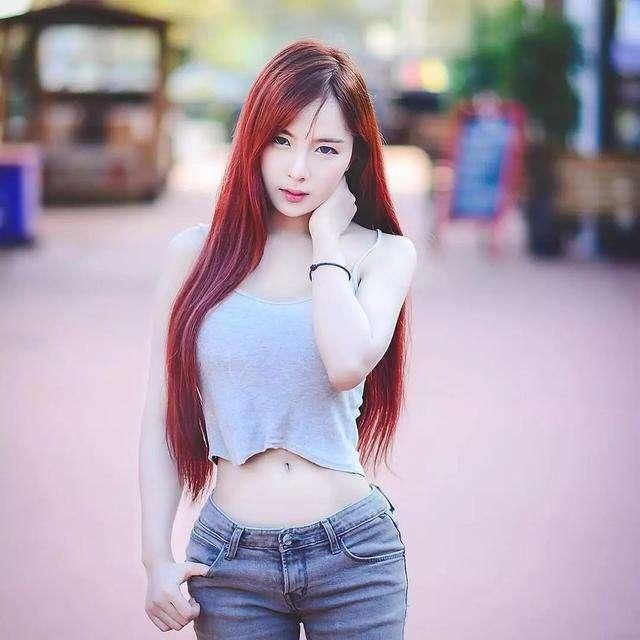 柔美的气息清新纯洁的着色，风格非常休闲，散发出温婉的女人味