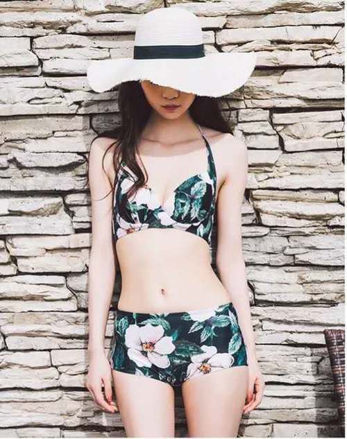 微胖界的小姐姐穿起比基尼泳衣，一样可以美妙绝伦，惊艳全场