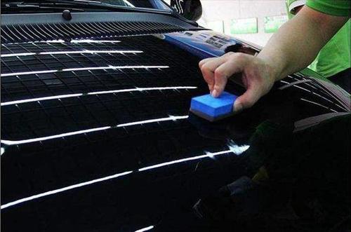 不管开啥车，车内灰尘多别用毛巾擦！教你一个土法子，天天开新车