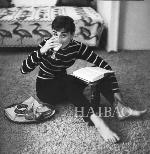 时髦条纹大翻身!永不过时的条纹元素，今年夏天还差一件没有买!