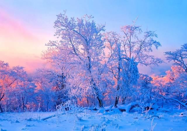 中国唯一省市同名的城市，曾为省会，文化底蕴深厚，旅游资源丰富