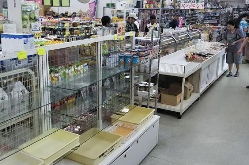 台风＂利奇马＂席卷日冲绳:1万多户断电 超市被买空